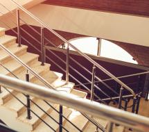 Limpieza de mantenimiento para patios y escaleras - Limpiezas de Dios